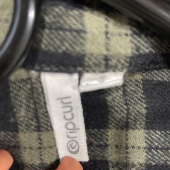 Flannel - Picture 4 of 4